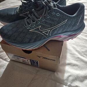 Mizuno Women's Athletic Shoes - Dark Blue and Pink